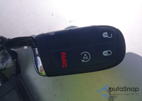 2017 Jeep Renegade Latitude 4X4 из США, поврежденный, VIN ZACCJBBB2HPG58400